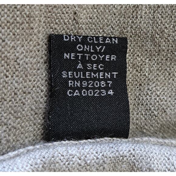 SAKS FIFTH AVENUE Women L Cashmere Sweater Beige Turtleneck Lightweight Base 42" - Picture 9 of 9